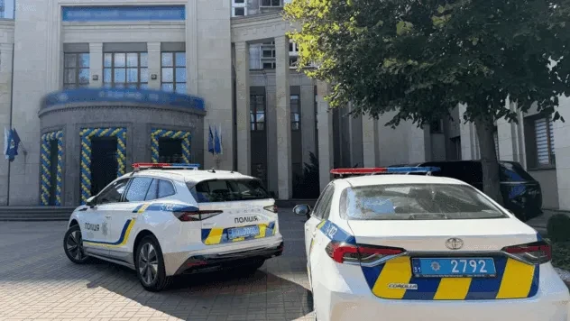 У Києві виш влаштував посвяту у студенти на стадіоні під час тривоги: реакція поліції
